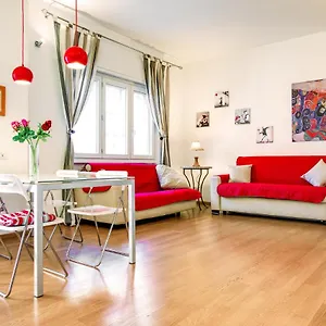 Lovely In - Casetta Mattei , Roma Italia